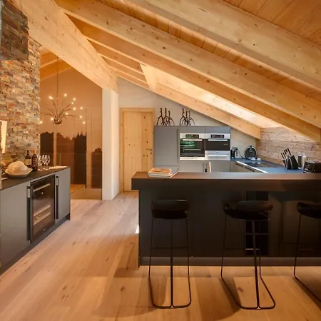 High 7 Penthouse, - Sleeps 8 아파트